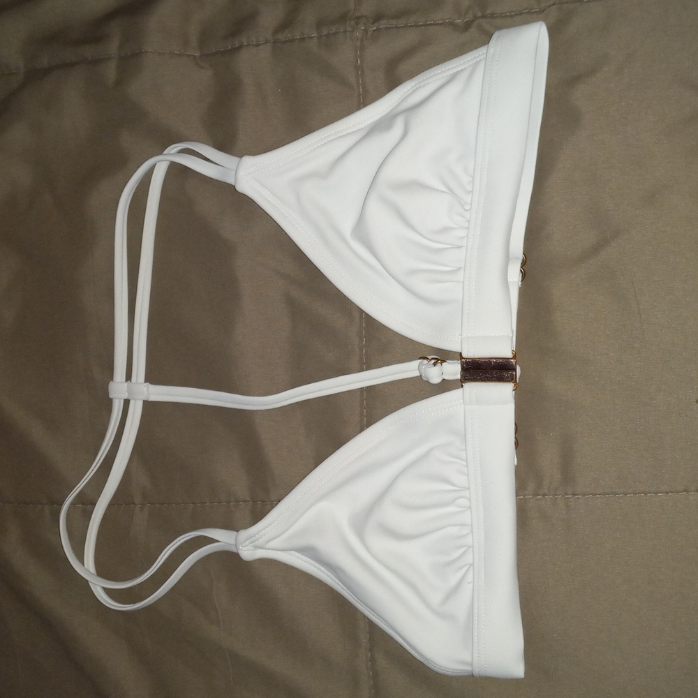 Xhilaration bikini top pure white and a very well made top.